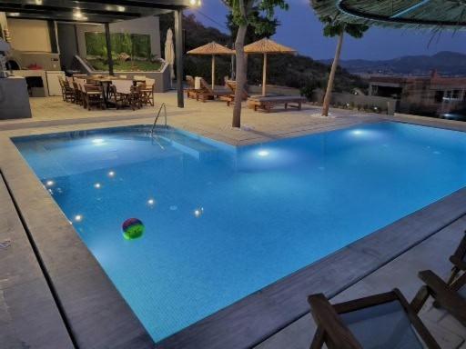 "Stergiou Luxury Apartment 2Nd Floor" Με Κοινη Πισινα Saronida Exterior foto