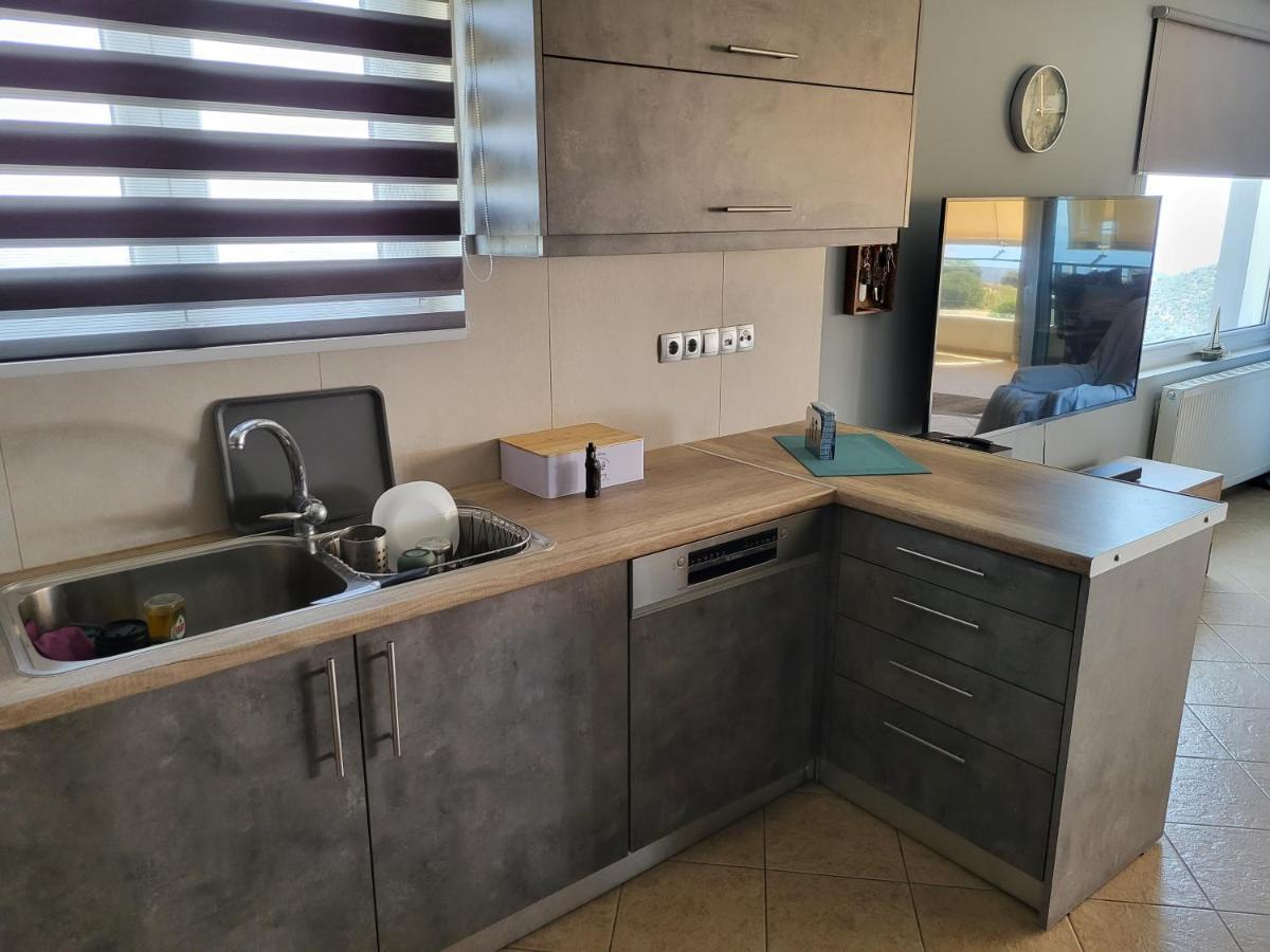 "Stergiou Luxury Apartment 2Nd Floor" Με Κοινη Πισινα Saronida Exterior foto